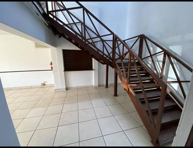 INDUSTRIAL PROPERTY TO RENT IN HALFWAY HOUSE